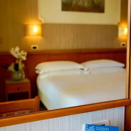 Alexander Hotel